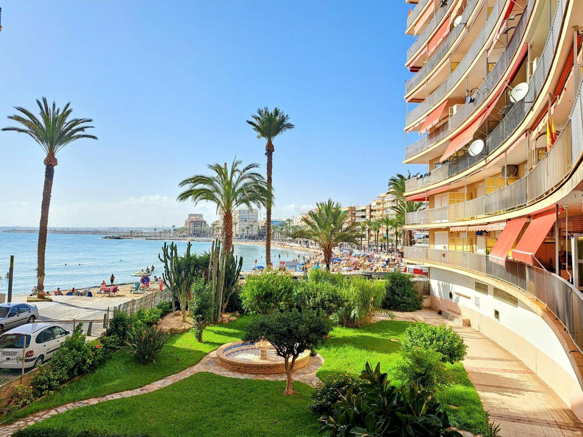 Garden Beach Apartment Torrevieja Ngoại thất bức ảnh