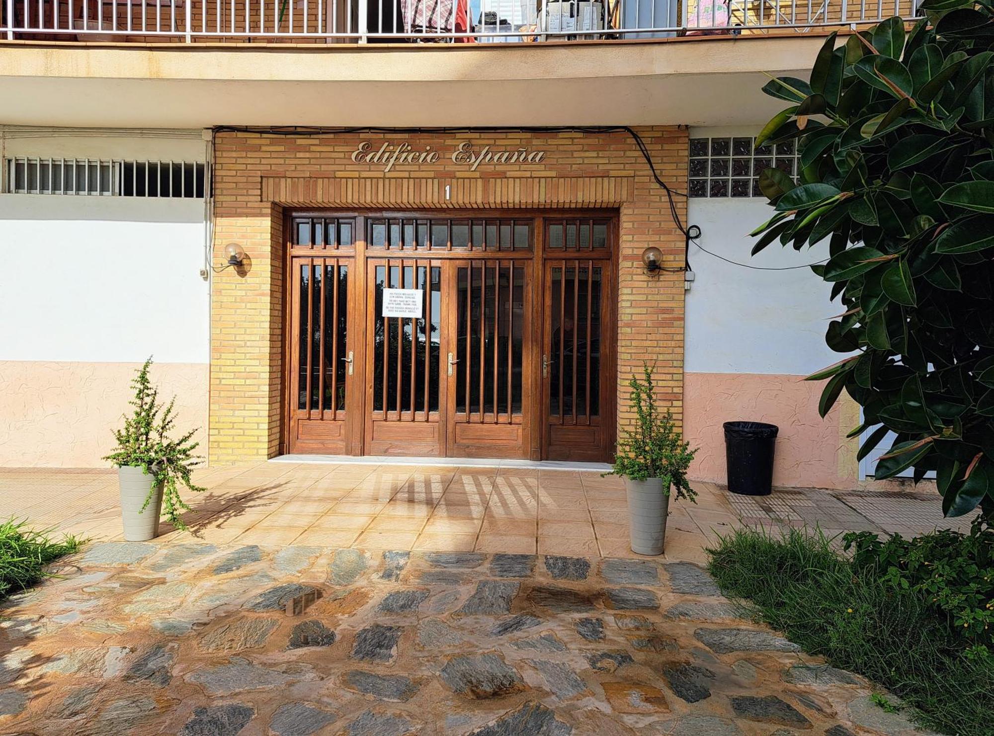 Garden Beach Apartment Torrevieja Ngoại thất bức ảnh